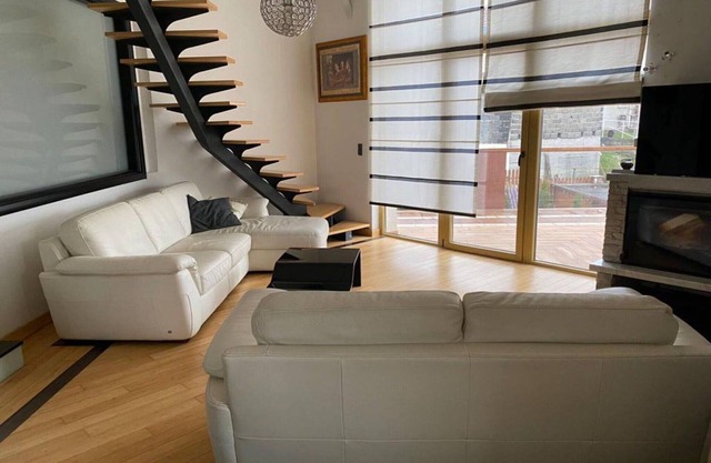 Five Bedroom Villa with Terrace and Garden