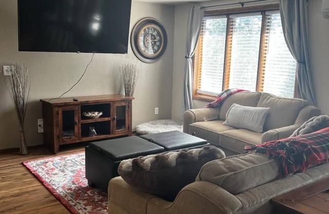 Five Mile -3 bed 1 bath unit