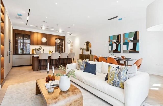 FIVE MIN REGENT PARK STUNNING TWO BEDROOMS 1360sqf