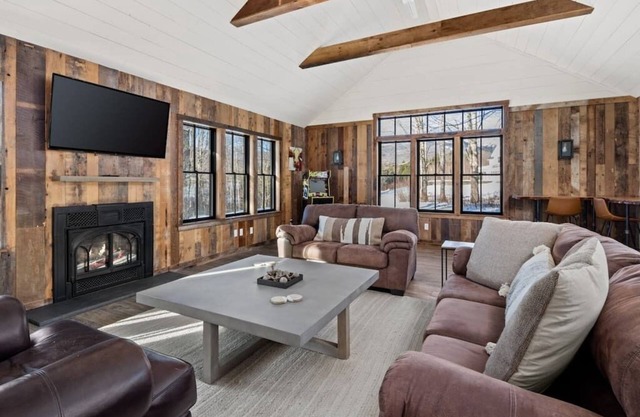 Five mins to Stowe Mountain, gorgeous new getaway