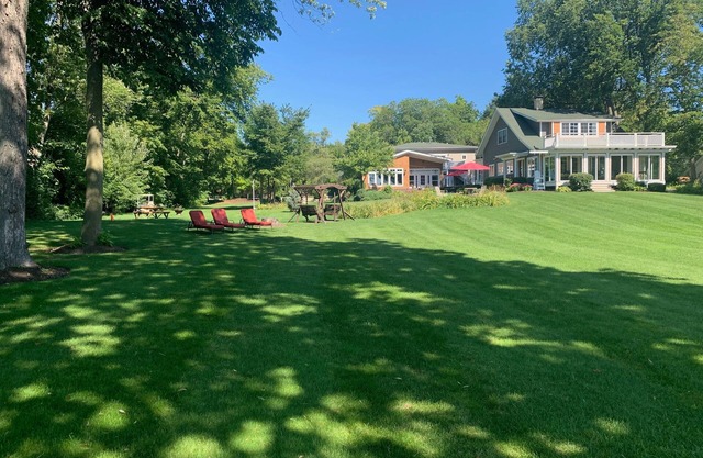 Centre de villégiature cinq étoiles sur POWERS LAKE LAKEFRONT; SLEEPS 30+;