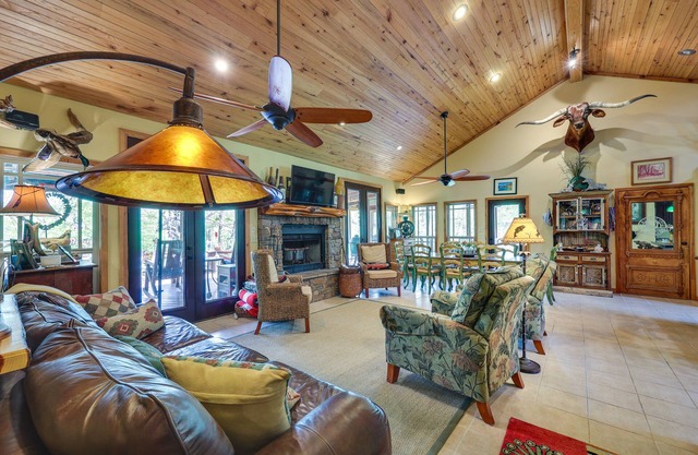 Spacious Riverfront Cabin Near Local Attractions!