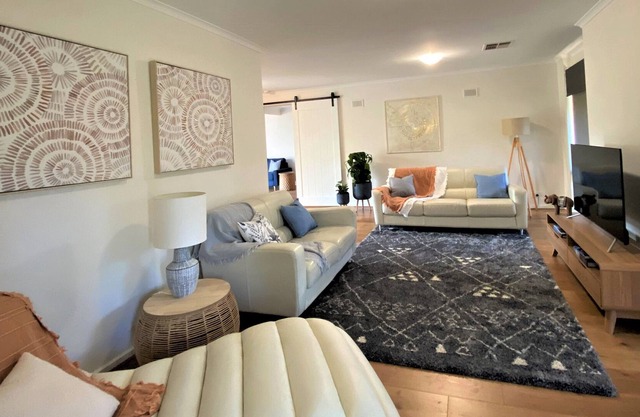 FLAGSTAFF HOUSE – Entire Deluxe Hills Retreat
