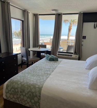 Flamingo Inn Beachfront - Daytona Beach
