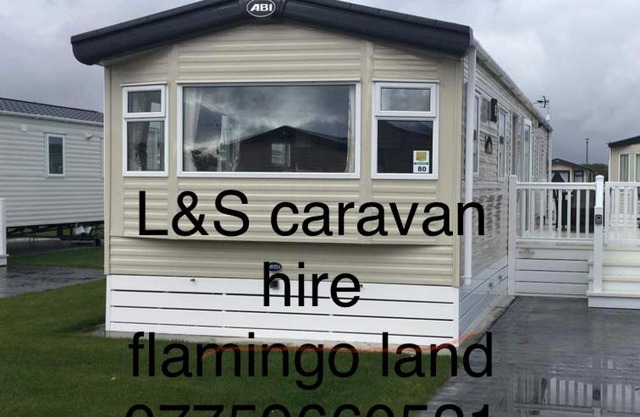 Flamingo Land Cedar wood CW80
