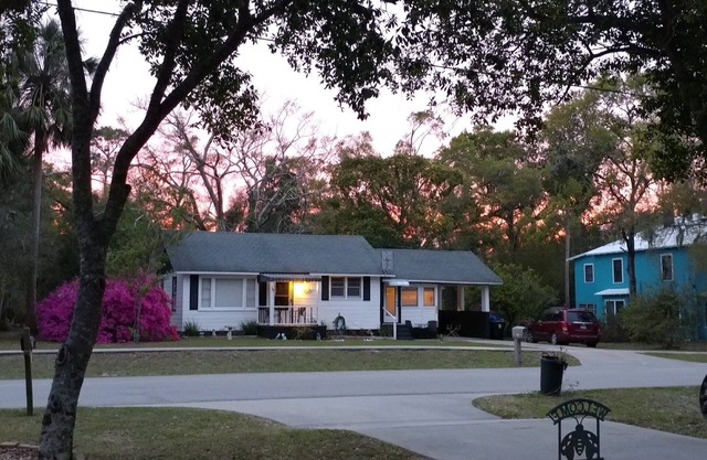 Charmant petit bungalow de deux chambres à proximité de Daytona Beach et Disney