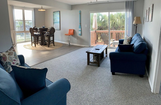 Flamingo Suite - Flagler Beach, Balcony, Side Ocean View