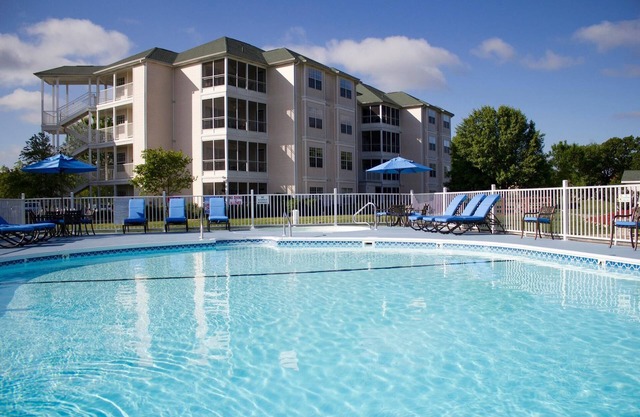 VENTE FLASH! Familial 2BR Condo w / 2 stations Piscines et plus!