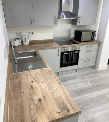 Flat 2 - Epsom High Street