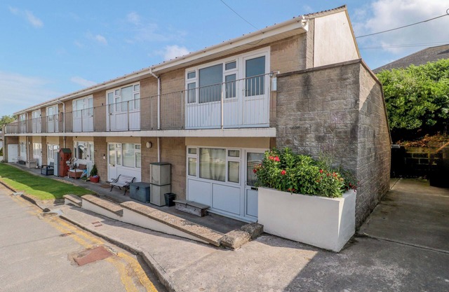 FLAT 24, family friendly, country holiday cottage in Brean