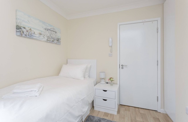 Flat 4-Moderne-Appartement-Douche-Pas de vue
