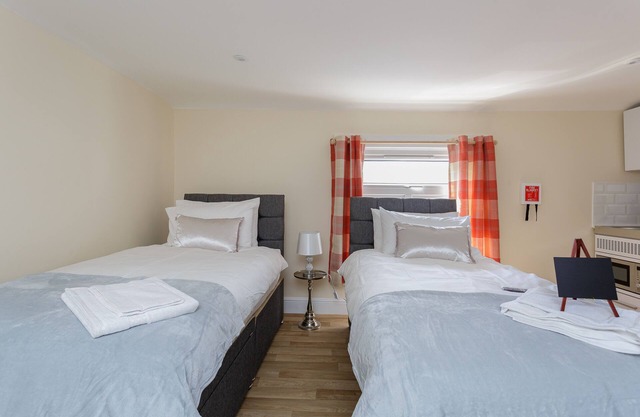 Flat 4 -Standard-Appartement-Salle de bain et douche-Vue ville