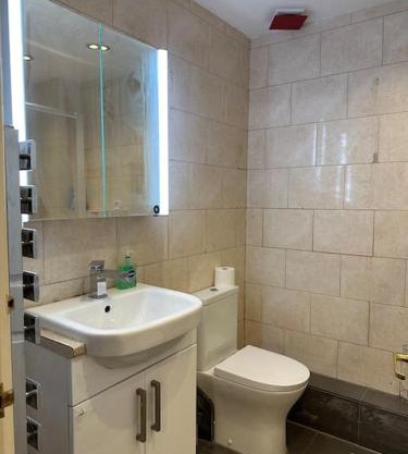 Flat Close To Leagrave Station Luton Airport