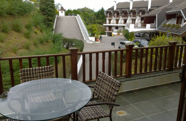*** APPARTEMENT DANS LA MONTAGNE POUR 7 PERSONNES (3 LITS) *** PISCINE ***