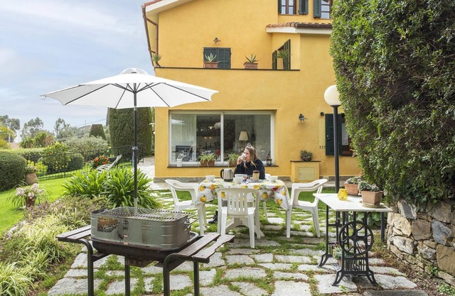 Flat in villa with garden | Ap29