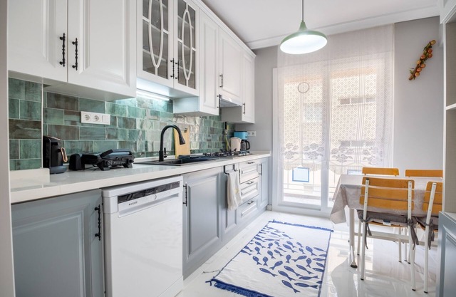 Flat w Balcony 10 min to Forum Bornova and Metro