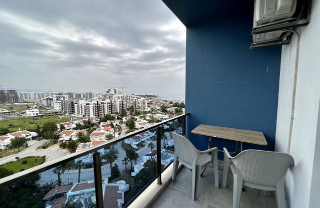 Flat w Pool, Balcony 10 min to Beach in Iskele