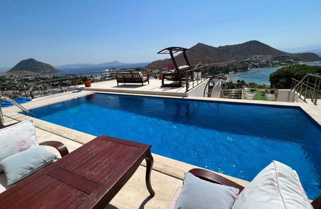 House within 5 Min Walk to Beach in Akyarlar