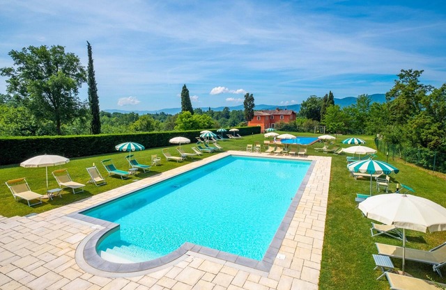 Appartement avec véranda meublée,Wi-Fi, A/C,2 piscines,superbe emplacement calme
