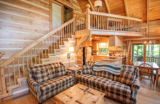 Blue Ridge Log Cabin - Au bord du lac - Wi-Fi - New River Access pour les sports nautiques