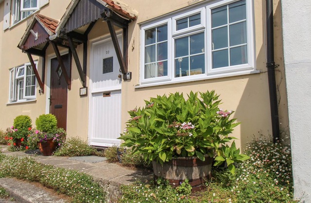 Fleur Cottage, MAIDEN NEWTON