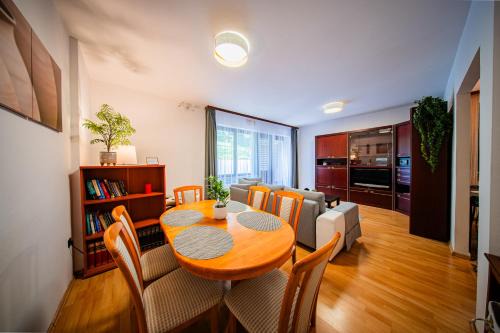 Flex SelfCheckIns 158 - Zagreb - 2 Bedrooms - Parking - Terrace