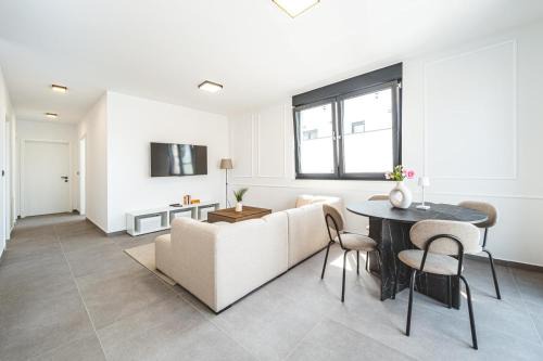 Flex SelfCheckIns 183 - Zagreb - 3 Bedrooms - Parking - Balcony