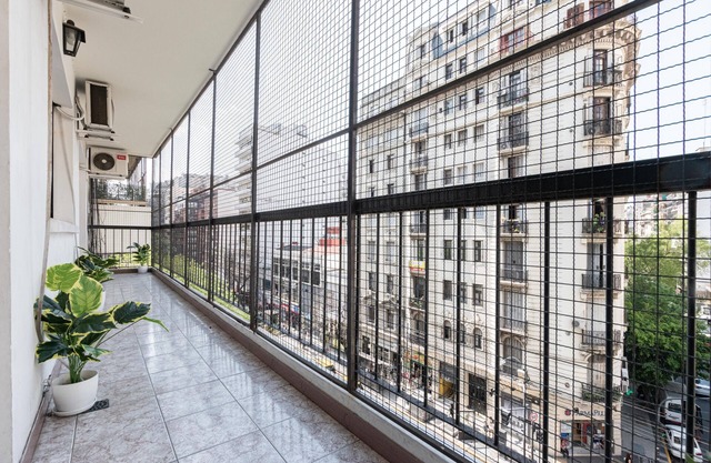 Fliphaus + Cordoba 2500 - 3 Bd Facultad Medicina
