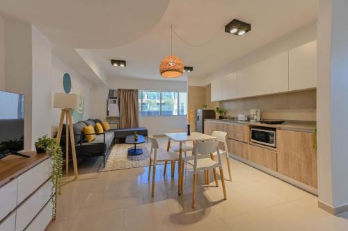 Fliphaus Mansion Mitre 'A' - 4 pax Duplex Gym & Jacuzzi