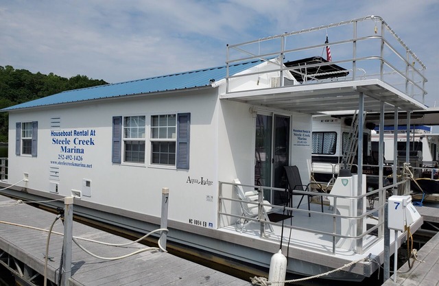 Floating Cabin at Steele Creek Marina--CAN NOT BE DRIVEN