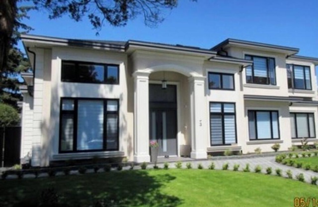 floor heating, Free parking & Wifi , free airport drop off service available .