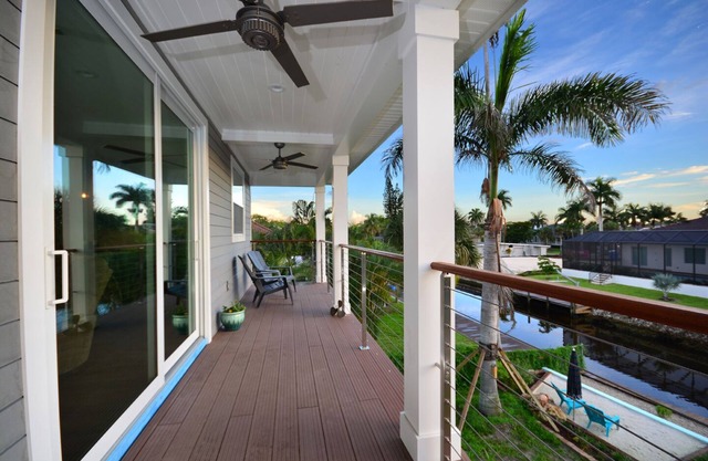 Tranche de paradis, front de mer 2 BR, 1 BA à proximité de la plage, du golf et des commerces!