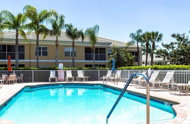 Florida Paradise! Turnkey 2BED 2BATH Office or BEDROOM Condo Tara GACC Sleeps 6