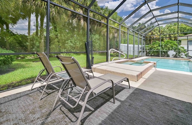 Escapade en Floride à la piscine à la maison à Timber Ridge of Gateway!