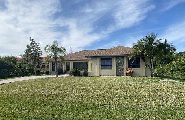 PC Florida Vacation Home & Private Room Rental with Solar Panel Heated Pool
