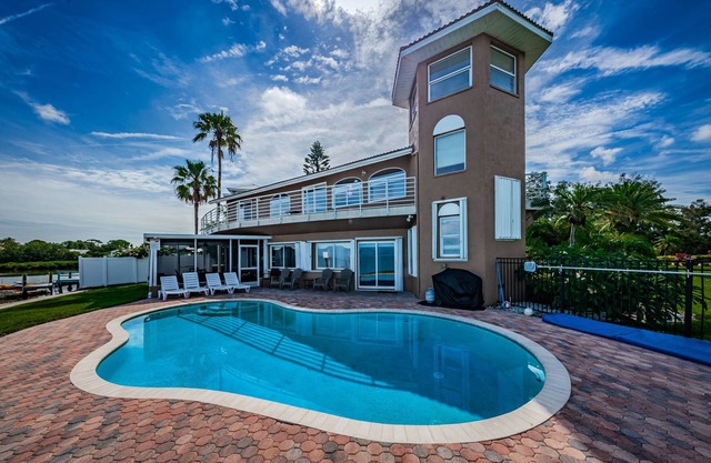 Location de vacances exclusive au bord de l'eau avec 5 chambres - Villa de luxe en Floride