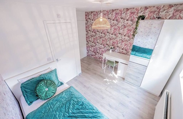Forest Work & Relax Accommodation (Flower Room)