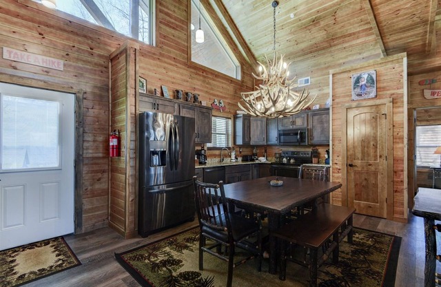 Fly Rod Lodge - Premium cabin