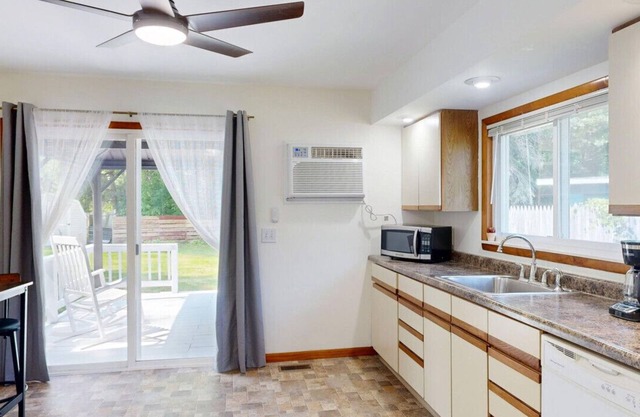 Fncd Yrd /PetsOK /1 Bed /1 Bath /WD