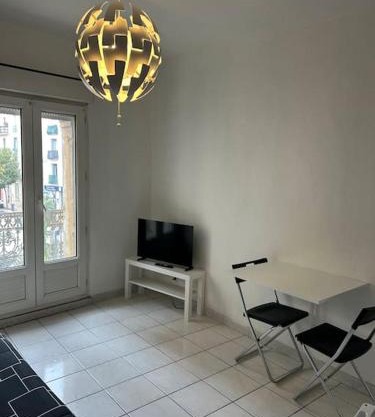 Foch 3-Studio-Beziers centre -wifi -tv connectée