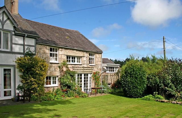 FOEL STABLE COTTAGE, Animaux acceptés à Brynsiencyn, Ref 1008706