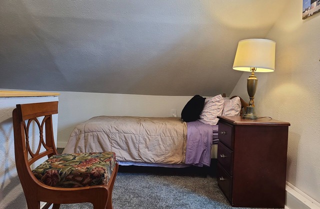 Foghorn Bay Getaway Relax and play at this private 4 BR/2BA, 1.5-acre property!