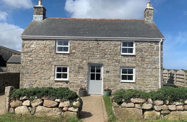 Folly Farm Cottage, Cosy, Secluded near to St Ives