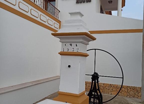Fontanário House