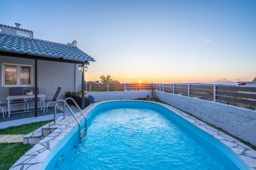 Fontana Luxury Villa Salakos With Pool Near Beach