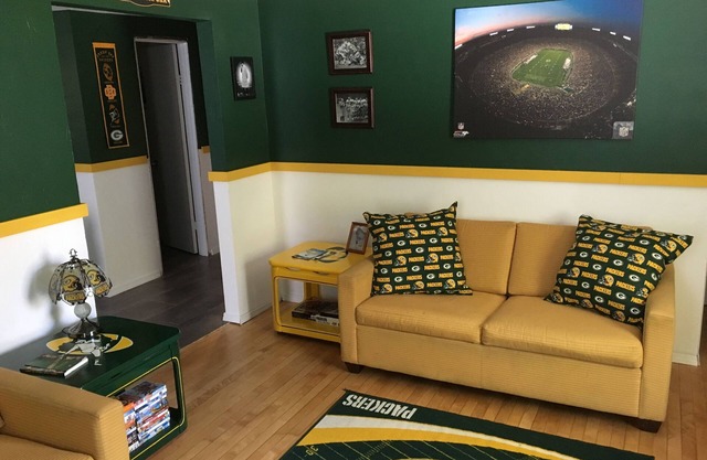 Maison d'amusement de football à 1,6 km de Lambeau !!