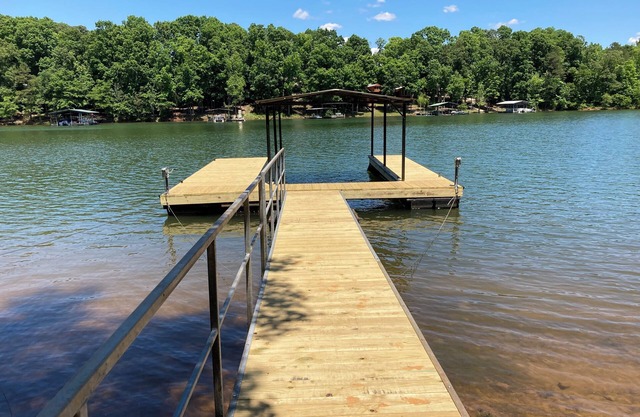 10% discount for 7 days on Lakefront Retreat with Adventure Nearby!