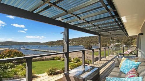 'Footsteps to the Bay' by Accom Holidays
