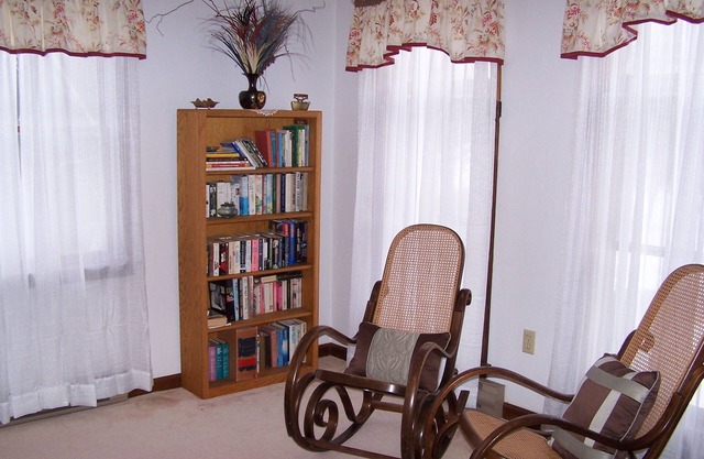 Pour les voyageurs d'affaires et d'agrément. La chambre de devant