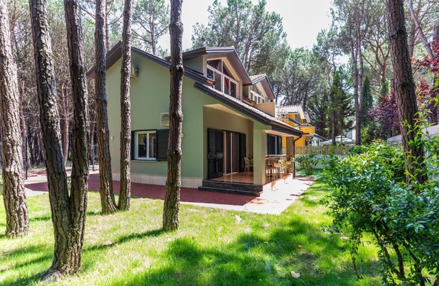 Forest Cottage - middle of forest & near the beach